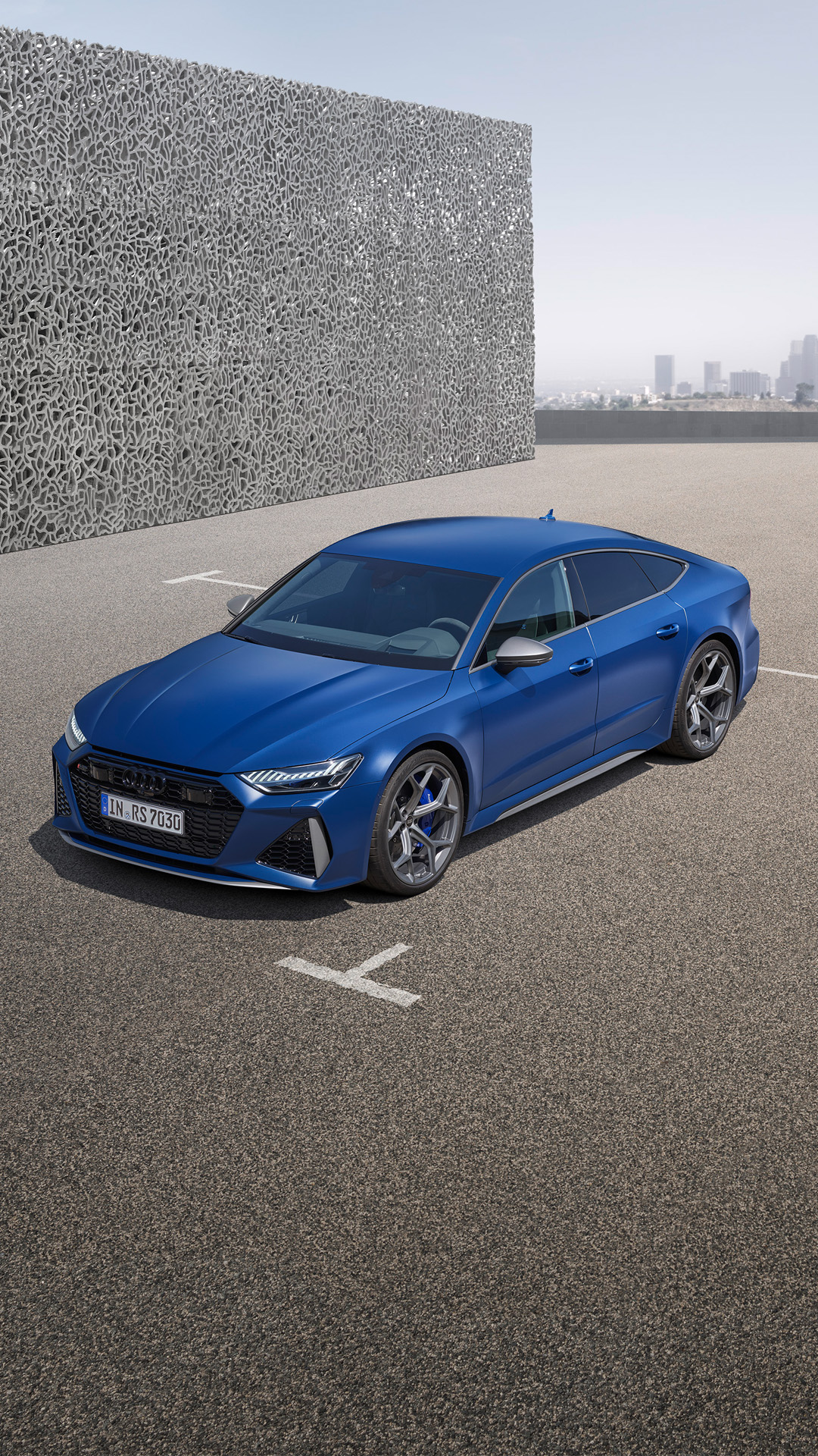 Frontal side view of the RS 7 Sportback